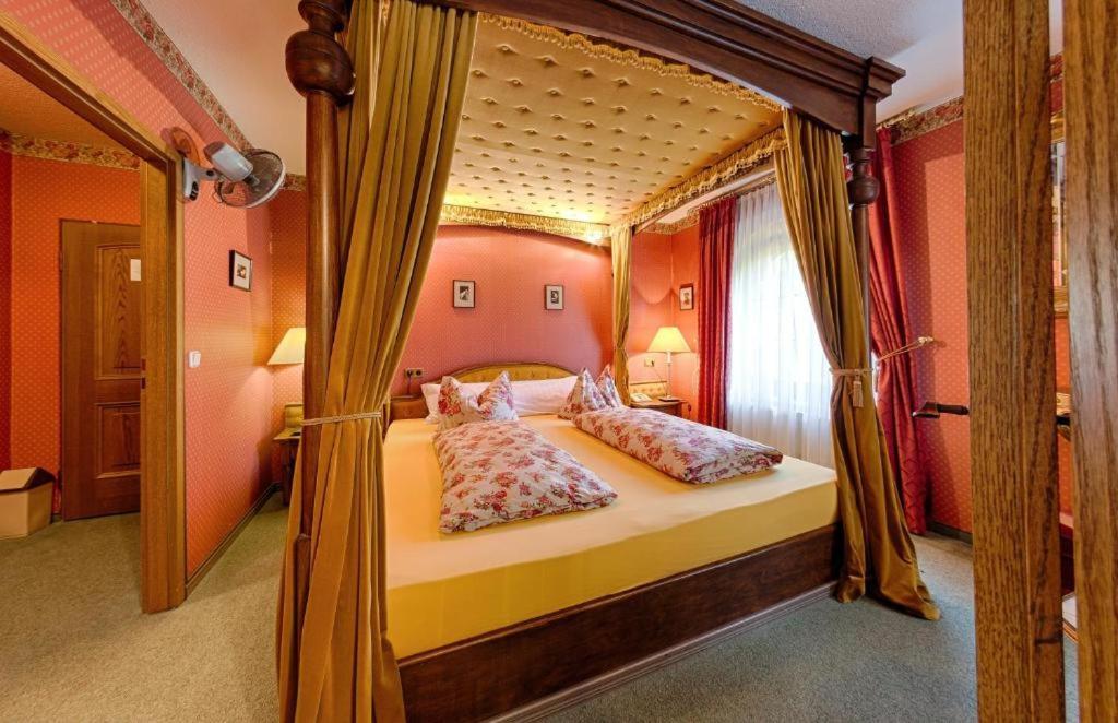 Waldschloesschen Bed & Breakfast Митенвалде Стая снимка