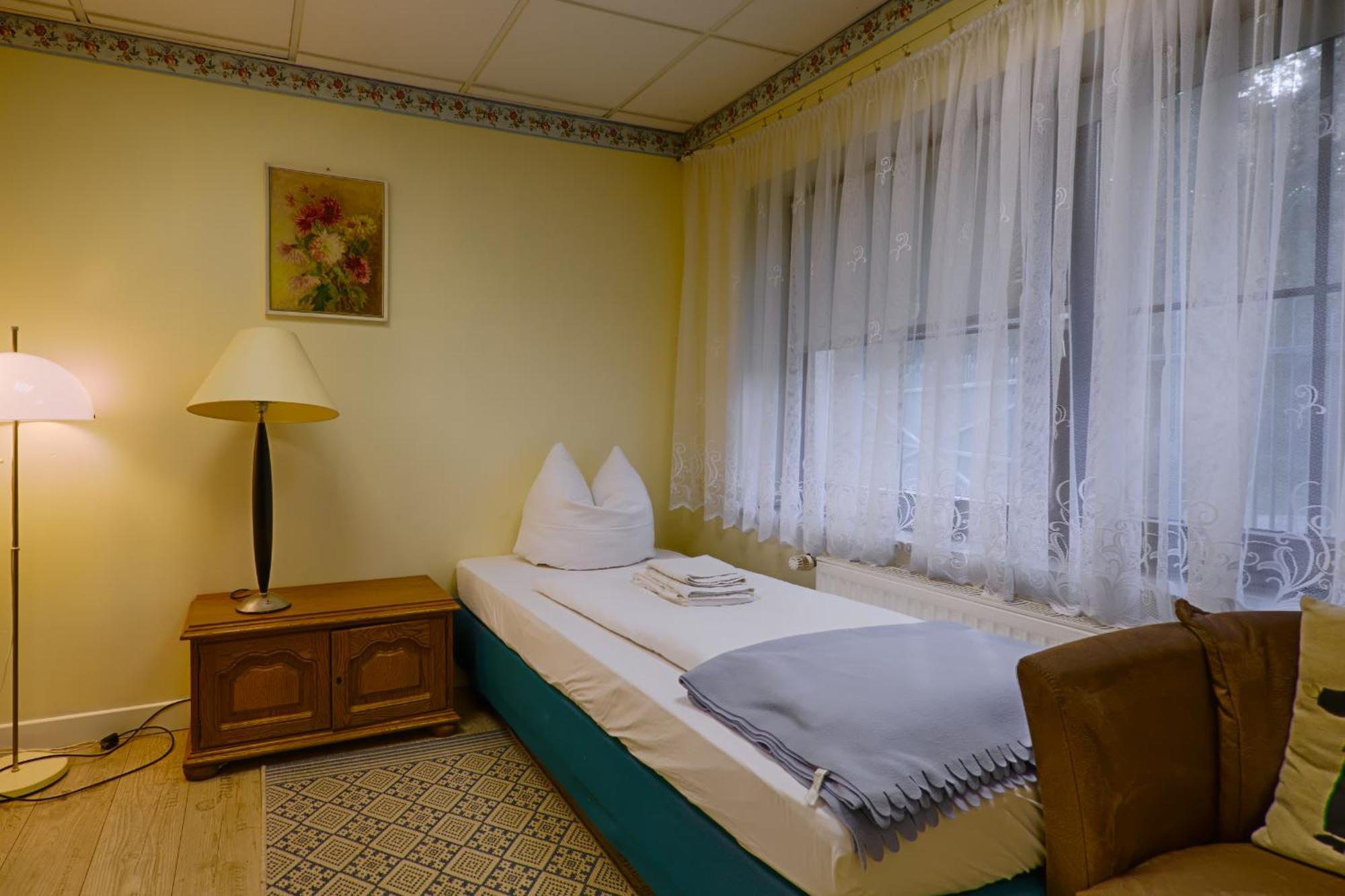 Waldschloesschen Bed & Breakfast Митенвалде Стая снимка