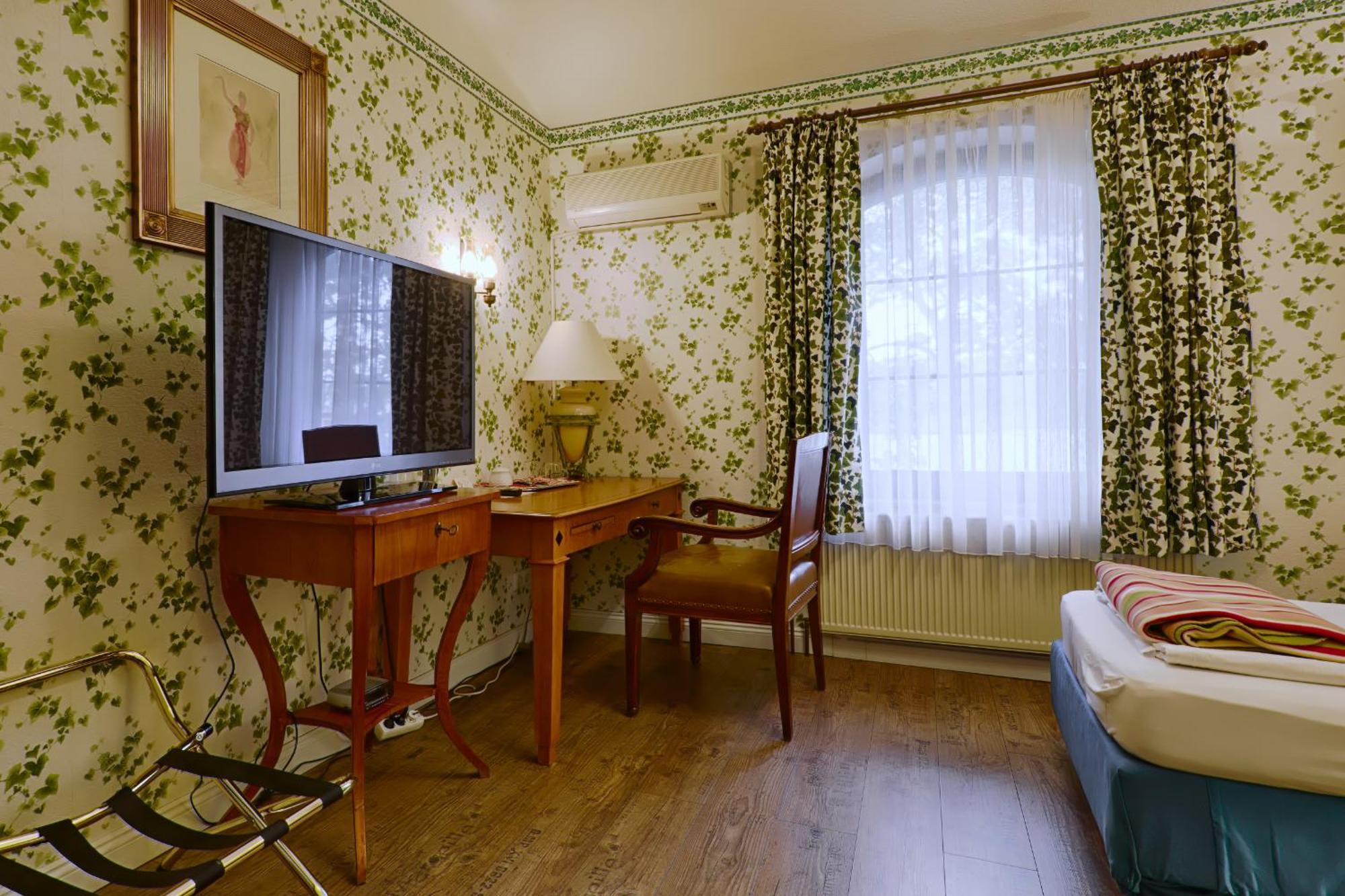 Waldschloesschen Bed & Breakfast Митенвалде Стая снимка